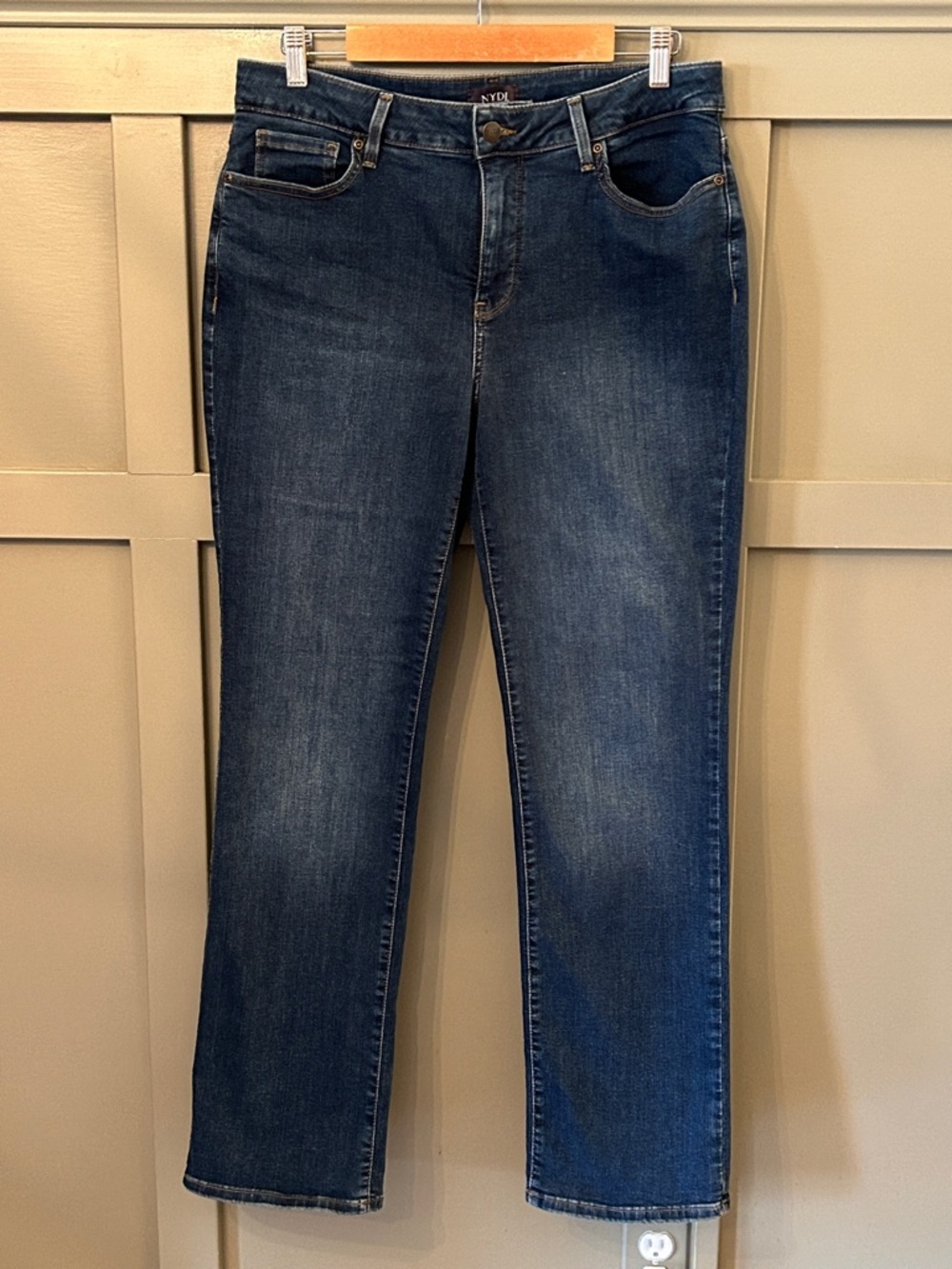 NYDJ Marilyn Straight Leg High Rise Jeans in Cooper Wash Lift Tuck Size 12 - Picture 4 of 11